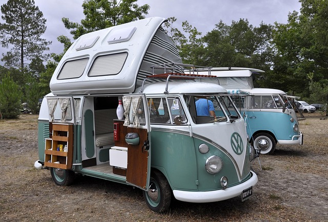Geïmporteerde oldtimer camper uit België