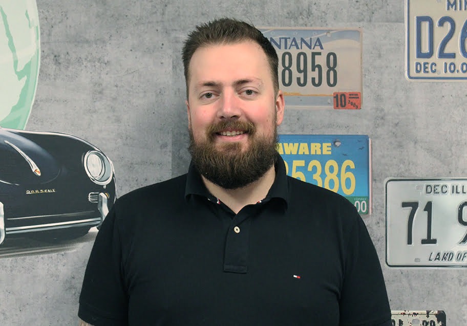 Doradca ds. importu samochodów